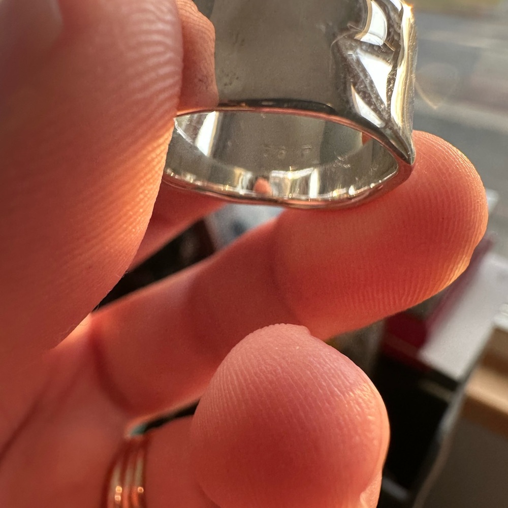 MONICA VINADER Wide Silver Ripple Ring - Picture 6 of 6